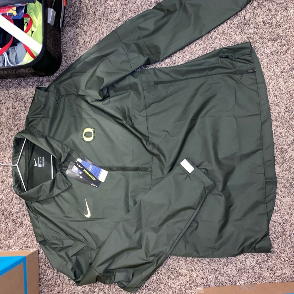 Men’s windbreaker